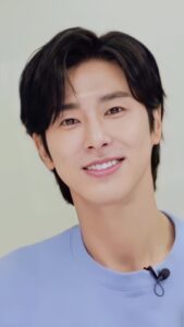 ステージの『君は先へ行く』を楽しみに待つ。