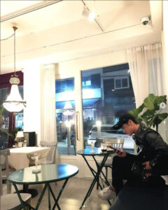 ユノのインスタのカフェ”梨泰院（イテウォン）make sense”