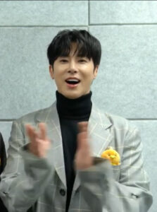 ”ファンミBD”ティザーも公開、SP席のオッピ君とユノ目撃情報第3弾!!