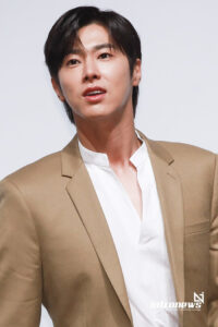 ユノドラマ『RACE』16話で構成。