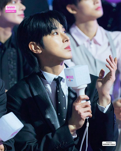 ユノ　MAMA　しぐさも美しいユノ