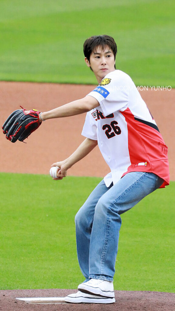 ユノ始球式kia_tigers260704