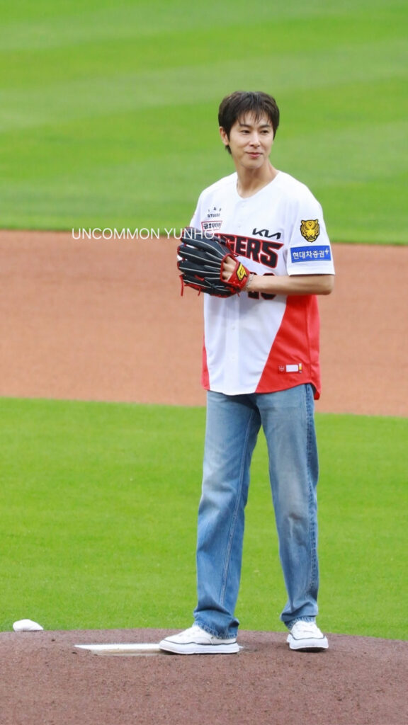 ユノ始球式kia_tigers260704