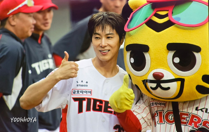 ユノ始球式kia_tigers260704