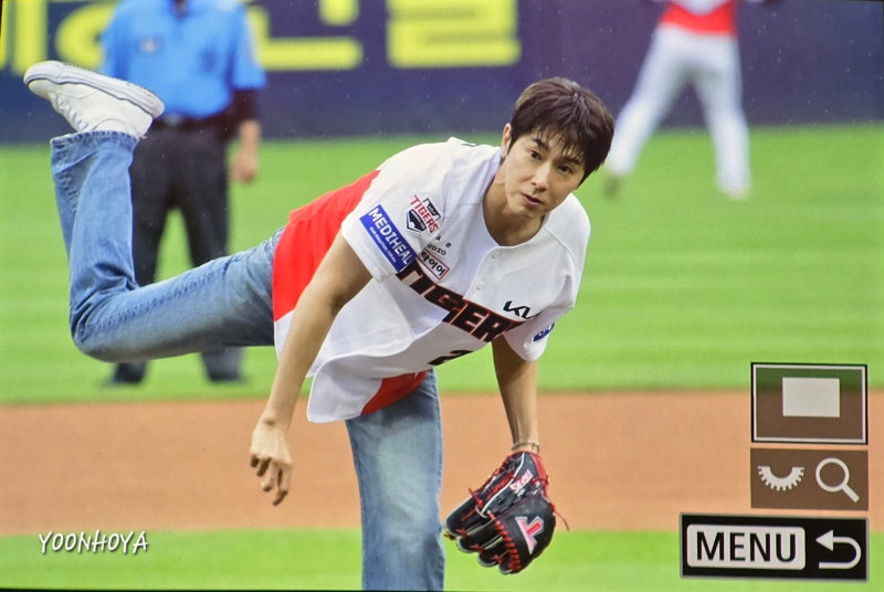 ユノ始球式kia_tigers260704