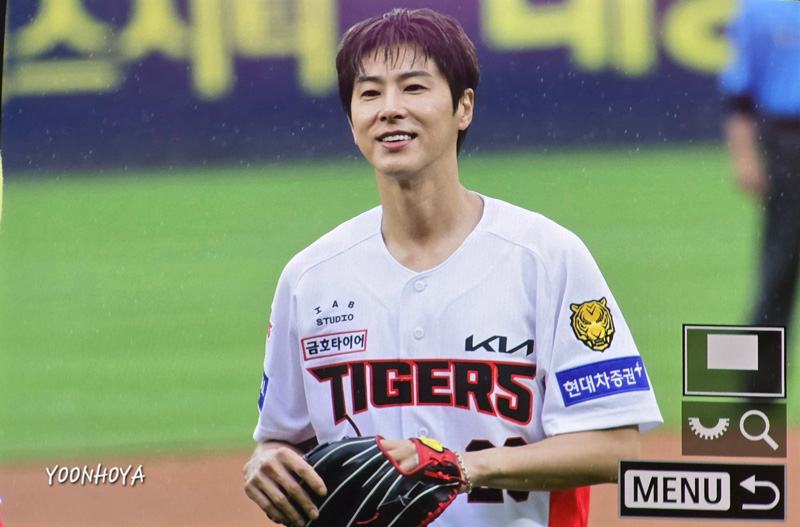 ユノ始球式kia_tigers260704
