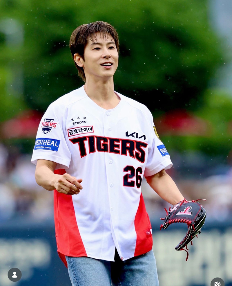 ユノ始球式kia_tigers260704