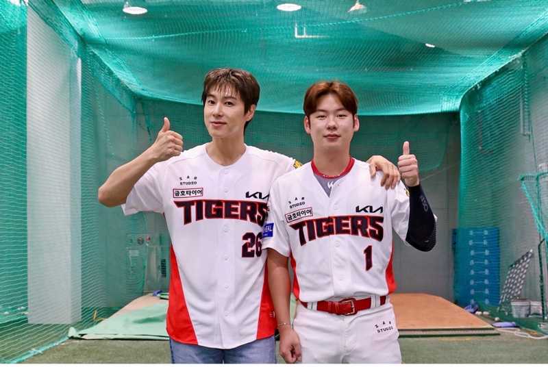 始球式 kia_tigers260704