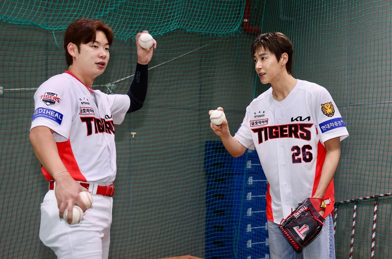 ユノ始球式kia_tigers260704